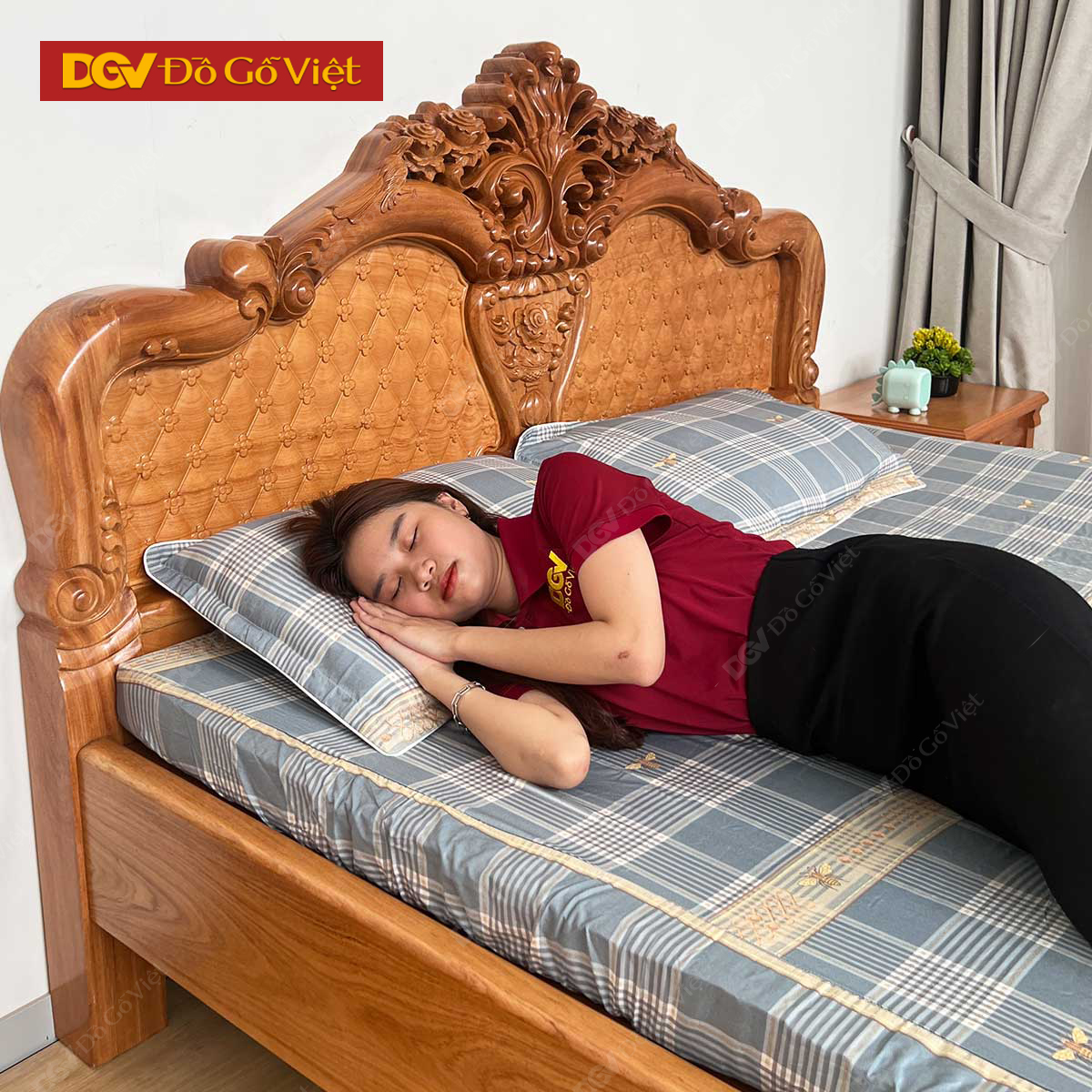 Giường Đẹp Gỗ Tự Nhiên Chạm Hoa Hồng Sang Trọng Đẳng Cấp