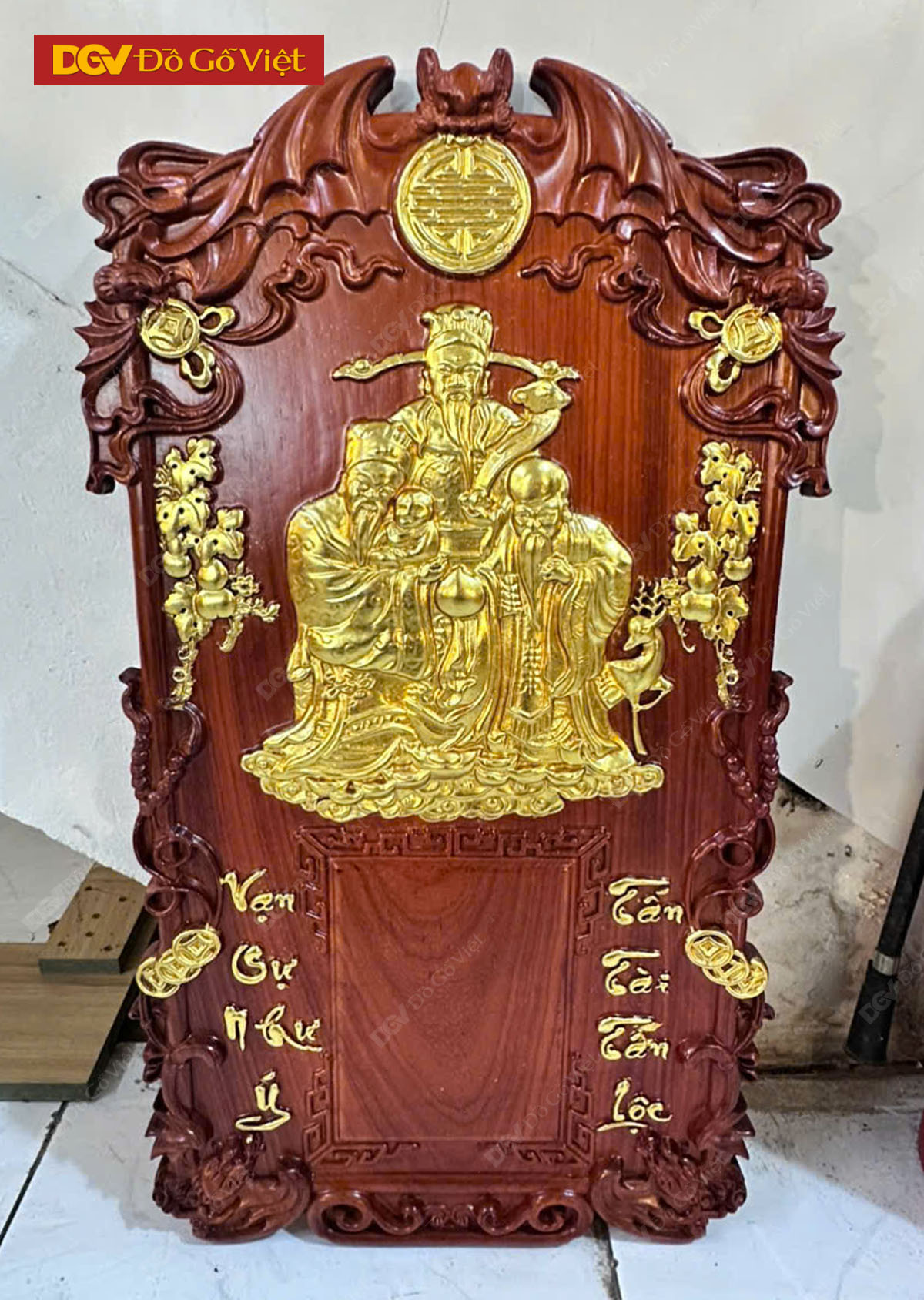 Mẫu Đốc Lịch Gỗ Hương Đỏ Chạm Nổi Phúc Lộc Thọ Dát Vàng