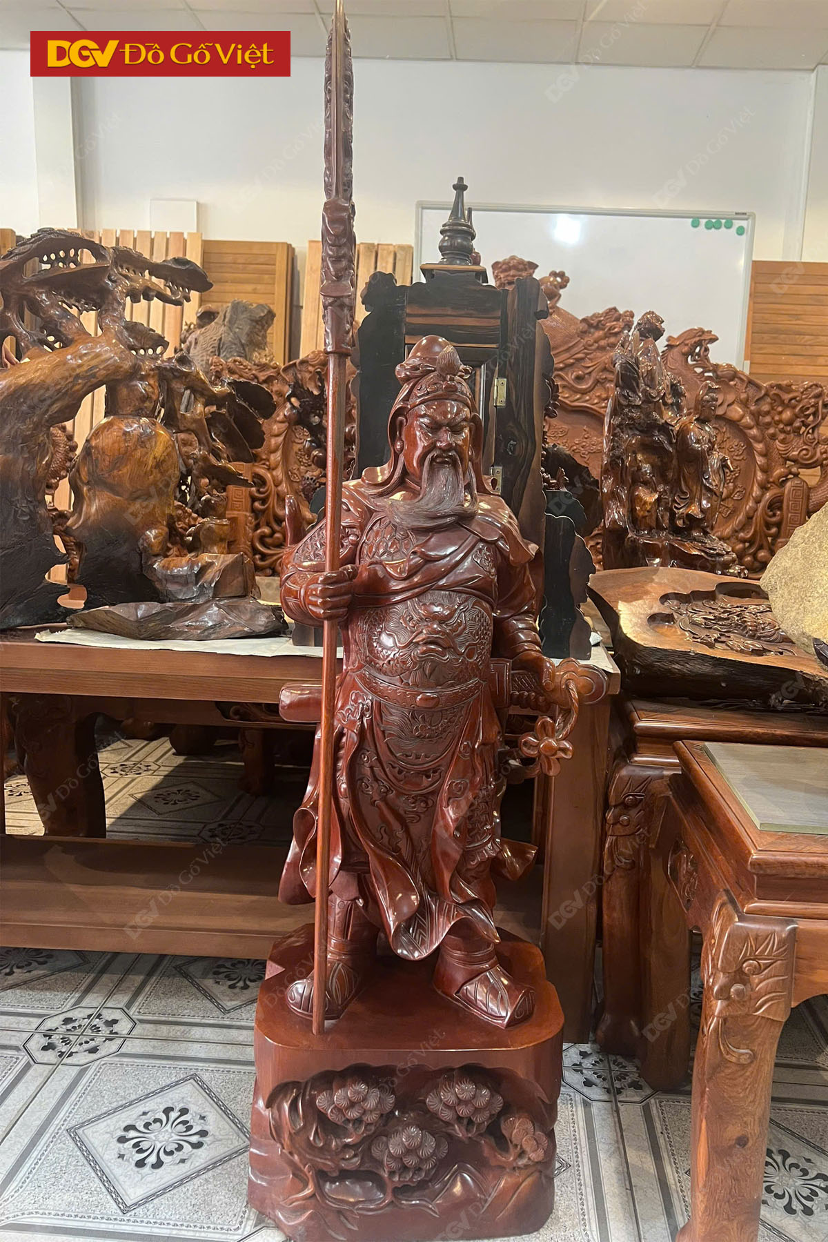 Tượng Phong Thủy Quan Công Chống Đao Gỗ Hương Đá Đẹp Chất